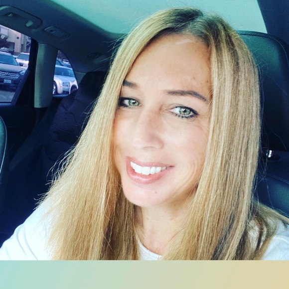 Meet your Posher, Amy - Picture 4 of 5